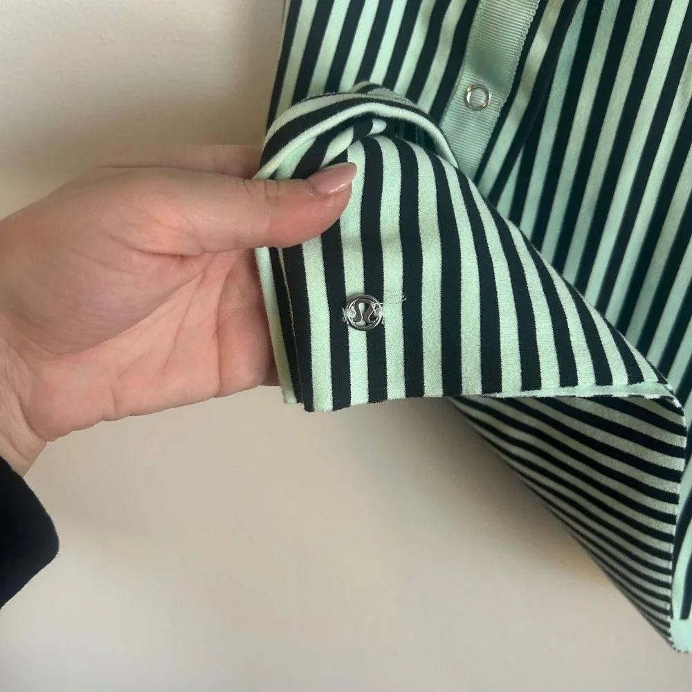Lululemon Vinyasa‎ Scarf OS Mint Green Black Striped Excellent Multi-way Wrap
